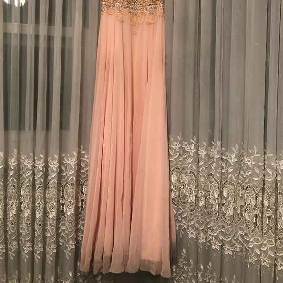 Gorgeous long dress for special occasions - Picture 3 of 5